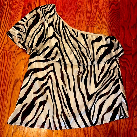 EUC White House Black Market Zebra One Shoulder Blouse - Picture 2 of 9